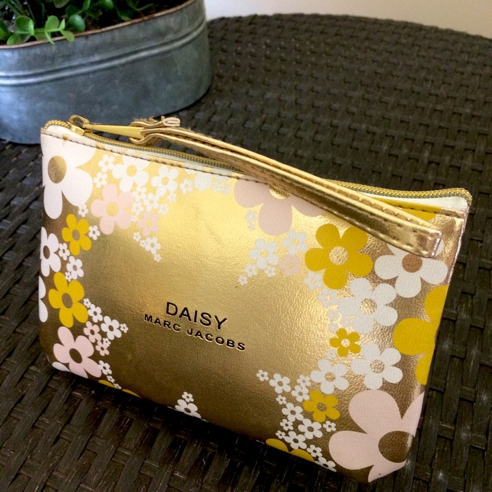 Marc Jacobs Daisy Wristlet Pouch